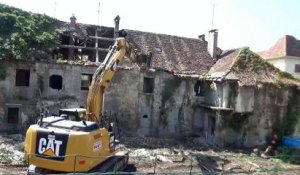 Rumilly : les travaux de démolition de la maison Armand ont débuté