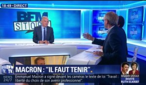 Emmanuel Macron réforme sa com'
