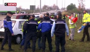 Blocages des gilets jaunes : les manifestants s'accrochent