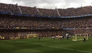 Les joueurs qui vont saluer le public à l'entraînement avant la finale retour de la Copa Libertadores (2)