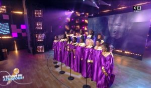 Hommage à Charles Aznavour : une chorale de gospel reprend "Emmenez-moi"