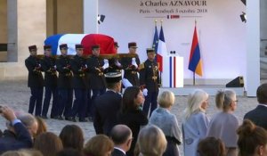 Aznavour: un hommage en grand pour dire adieu