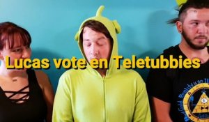 Lucas vote pour la première fois en Télétubbies