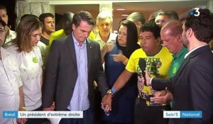 Bolsonaro élu président, le Brésil plus que jamais tendu