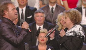 Bill & Gloria Gaither - In The Sweet By And By (Live)