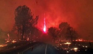 Elle filme une impressionnante tornade de feu en Californie