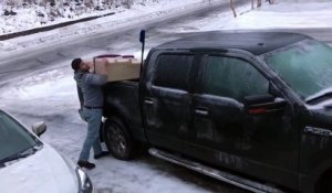 Décharger sa voiture sur la glace