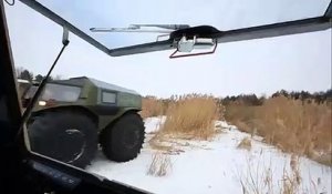 Ce 4x4 amphibie de larmée russe est incroyable