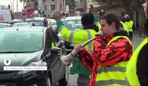 "Gilets jaunes" : leurs réactions partout en France