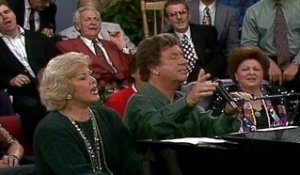 Bill & Gloria Gaither - Away In A Manger / O Come, All Ye Faithful (Medley/Live)