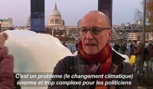 Climat: installation artistique de blocs de glace à Londres