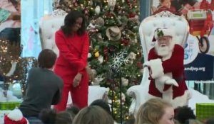 Quand Michelle Obama donne un petit cours de danse au Père Noël