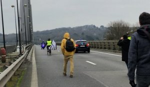 Les Gilets jaunes occupent le pont de l’Iroise