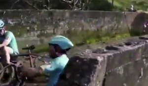 Cyclo-cross 2019 - La terrible chute des frères Ion et Gorka Izagirre lors d'un cyclo-cross en Espagne