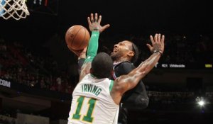 NBA - Top 10 : Le dunk de Johnson sur Irving !