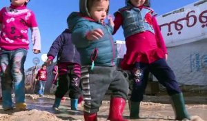 Liban: les réfugiés syriens endurent leur pire hiver