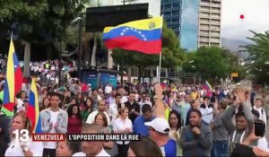 Venezuela : défilé à Caracas contre Nicolas Maduro