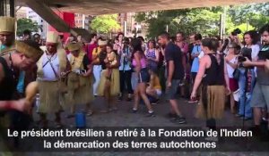 Les communautés indigènes défilent contre Bolsonaro au Brésil