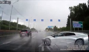 Un chauffard perd le controle de sa Lamborghini et s'écrase sur une autre voiture