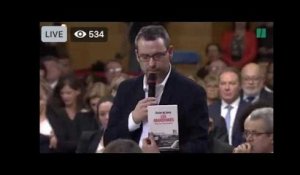 Le cadeau d'un maire à Macron au grand débat