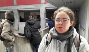 Blocage sur le campus: une étudiante réagit