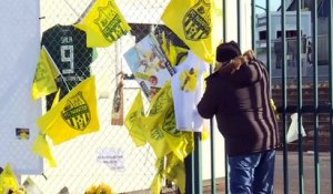 Hommage à Sala: les supporters de Nantes se recueillent