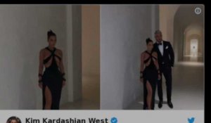 Kim Kardashian fait le buzz avec sa robe signée Thierry Mugler