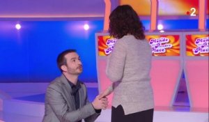 VIDEO. C'est beau l'amour ! Un candidat de Tout le monde veut prendre sa place fait sa demande en mariage sur le plateau