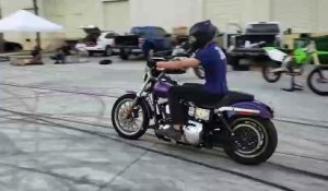 Drift en moto : il se fait éjecter dans le virage !