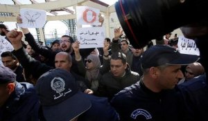 Algérie : la presse dénonce la censure