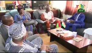 RTB - Visite du Ministre de l’intégration africaine et des burkinabé de l’extérieur, Paul Robert TIENDREBEOGO aux autorités municipales de la capitale Nigériane