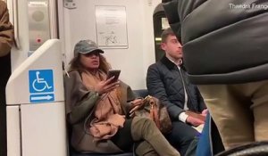 Elle refuse de pousser son sac du siège du métro pour qu'un passager puisse s'asseoir !