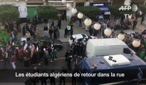 Algérie: les étudiants de retour dans la rue