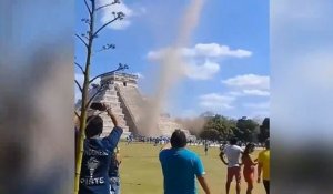 Une tornade se forme sur le site archéologique de Chichén Itzá