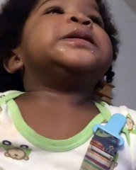 Le Rire De Ce Mignon Bebe Est Tellement Contagieux Essayez De Ne Pas Rire Sur Orange Videos
