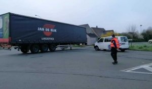 Mouscron : un camion a perdu sa remorque à l’intersection des avenues Mozart et de Rheinfelden