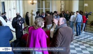 Grand débat : Édouard Philippe veut "remettre des fonctionnaires sur le terrain"