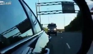 Doublé par un camion RedBull à 160km:h sur l'autoroute en Russie !