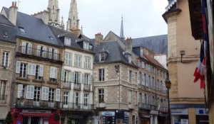 Découvrez l'Auvergne: Le centre historique de Moulins. Visite guidée