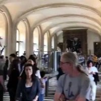 Quand Kawhi Leonard se retrouve au Louvre (malgré lui)