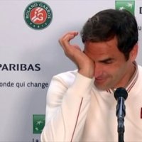 Roland-Garros 2019 - Quand Roger Federer s'amuse des conditions de jeu, sans toit, à Roland-Garros !