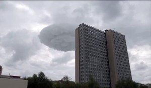 Un Nuage OVNI mystérieux apparaît dans le ciel de Moscou