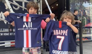 Le PSG dévoile son nouveau maillot