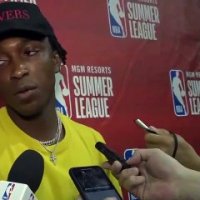 Un journaliste prend Stanley Johnson pour Patrick McCaw...