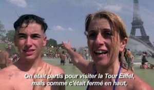 Canicule: la fontaine du Trocadéro transformée en piscine géante