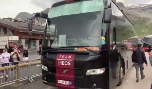 Tour de France 2019 - La 19e étape arrêtée à cause de la grêle après l'Iseran, les bus quittent Tignes à vide