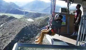 Une balançoire à 300 mètres de haut en Nouvelle-Zélande... Plus haute du monde