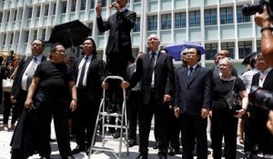 Hong Kong: des avocats défilent en silence pour dénoncer une justice aux ordres