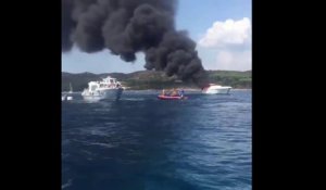 Le bateau de maitre gims en feu (Corse)