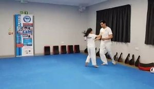 Il entraîne sa fille au Taekwondo : future championne ?
